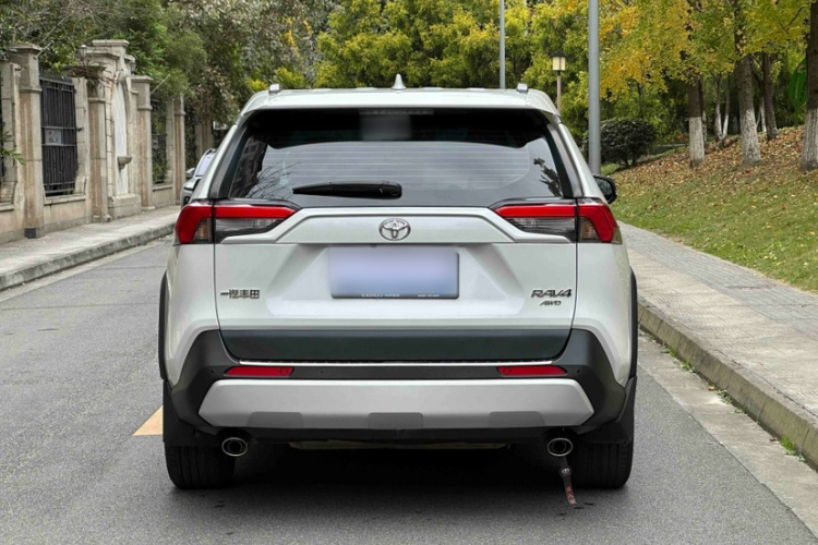 丰田 RAV4荣放 2023款 2.0L CVT四驱探险Plus版车身外观6008