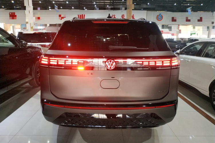 大众 2025款 途昂 Pro 450TSI 四驱登峰版车身外观6