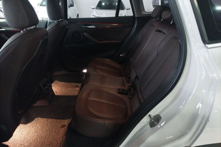 宝马X1 2019款 xDrive20Li 尊享型中控内饰21