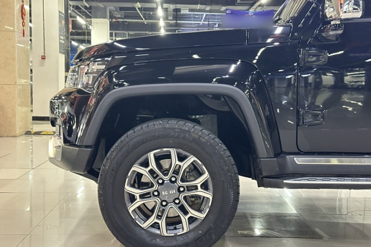 北京BJ40 2024款 2.0T 城市猎人荣耀版车身外观6005