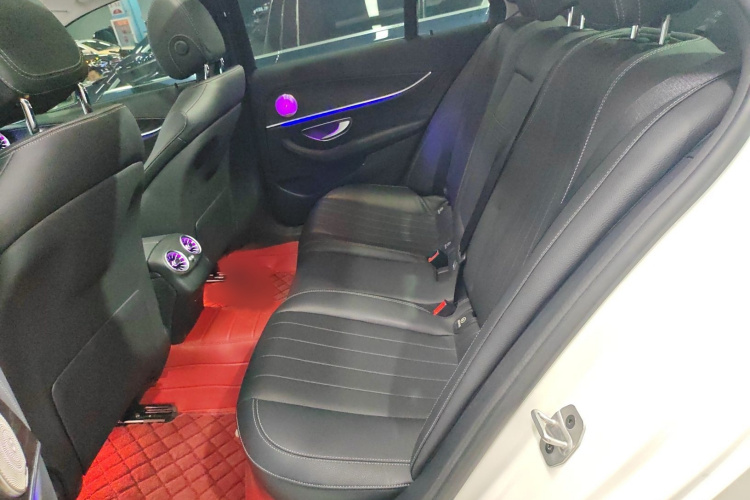 奔驰E级(进口) 2023款 E 260 时尚型运动版中控内饰7004