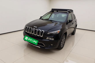 Jeep 自由光 2020款 2.0L 两驱经典运动版