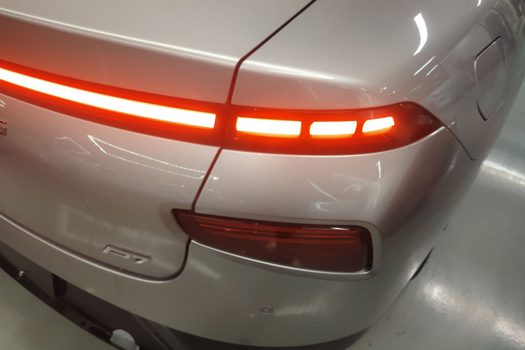 小鹏P7 2020款 670E车身外观6006