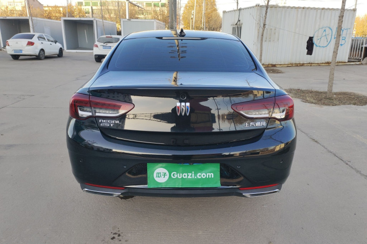 别克 君威 2024款 25T 超享版车身外观6