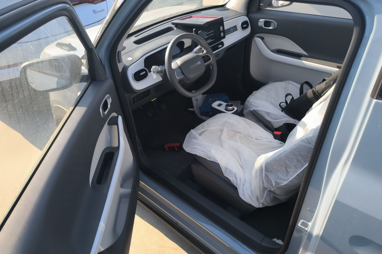 吉利银河 2025款 210km 熊猫卡丁中控内饰20