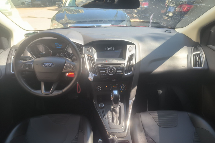 福特 福克斯 2018款 两厢经典 1.6L 自动风尚型智行版中控内饰12