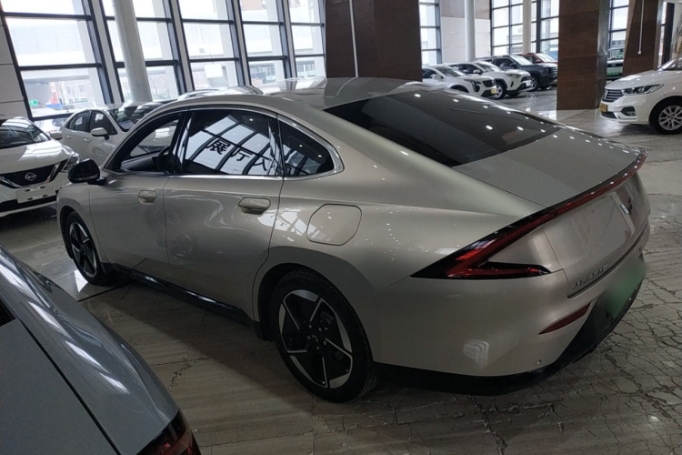 五菱汽车 五菱星光 2024款 共创版 510 进阶型车身外观4