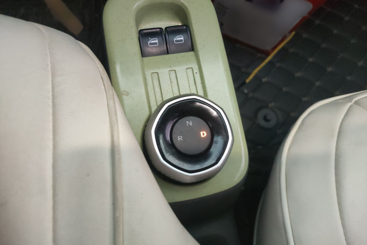 吉利银河 2023款 熊猫mini 新春版宝藏熊局部细节18