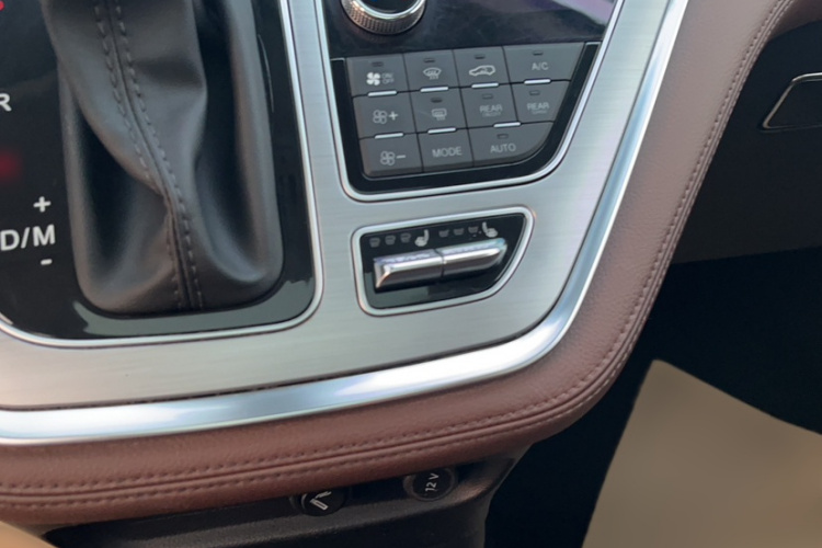 汉腾汽车 汉腾V7 2019款 1.5T 自动旗舰型 7座 国V中控内饰7008