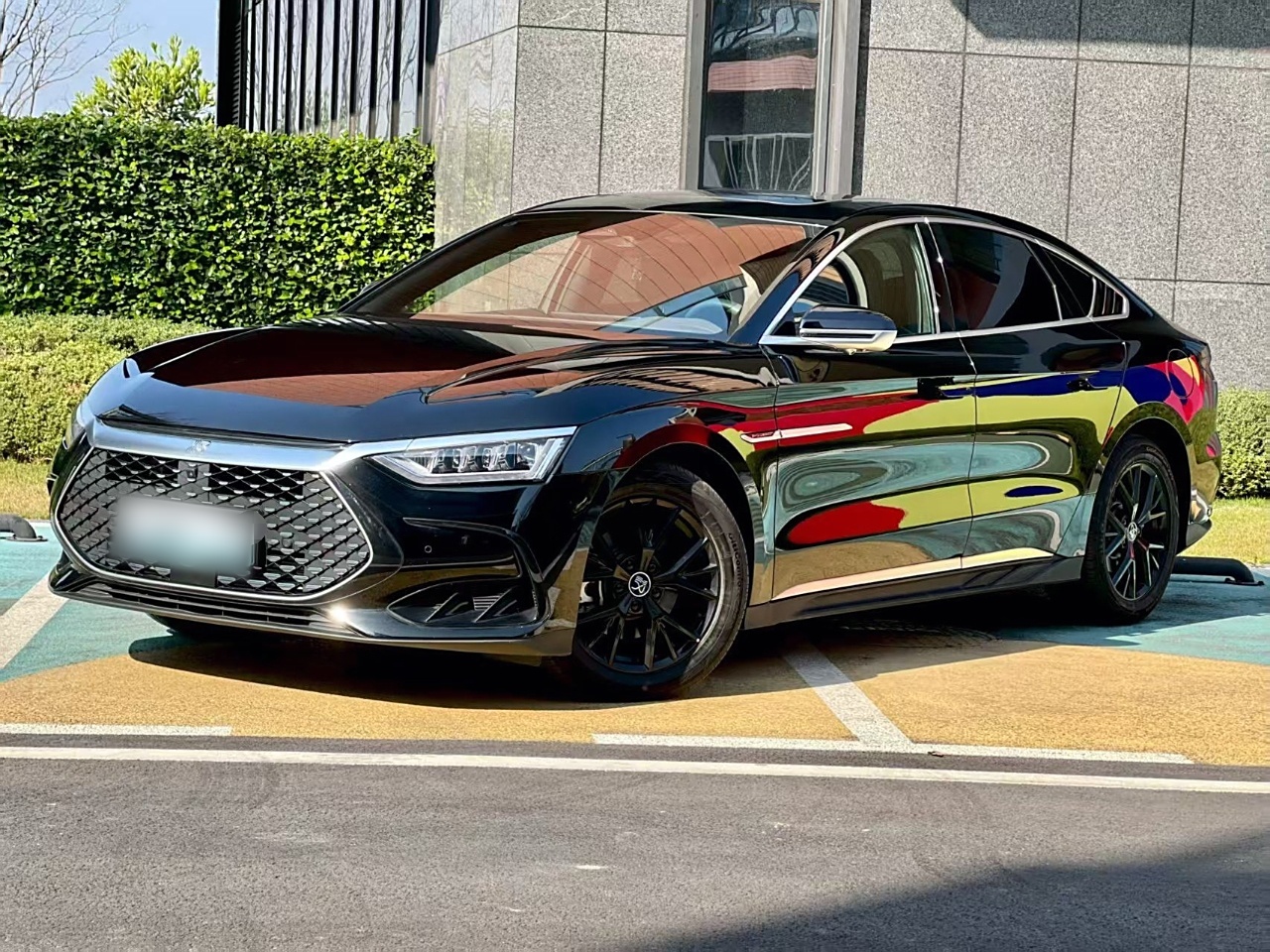 比亚迪 汉 2024款 DM-i 荣耀版 121KM 精英型