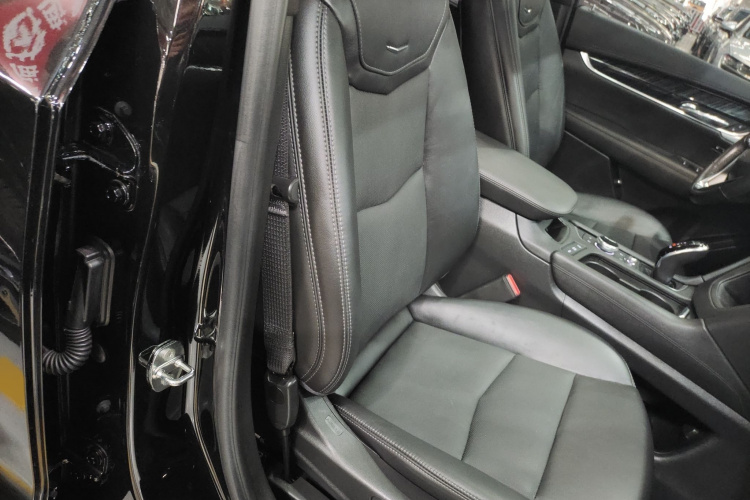 凯迪拉克XT6 2022款 2.0T 六座四驱豪华型局部细节41