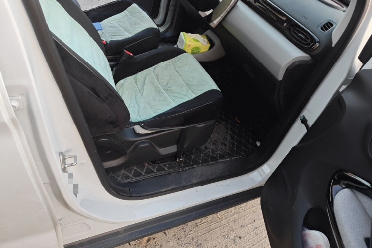 零跑汽车 零跑T03 2022款 炫晶版局部细节9005