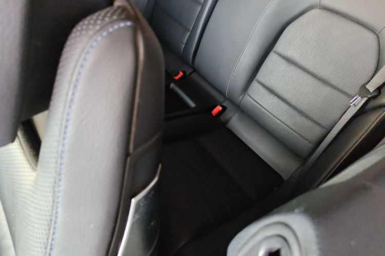 奔驰E级(进口) 2016款 E 200 轿跑车 灵动版中控内饰21