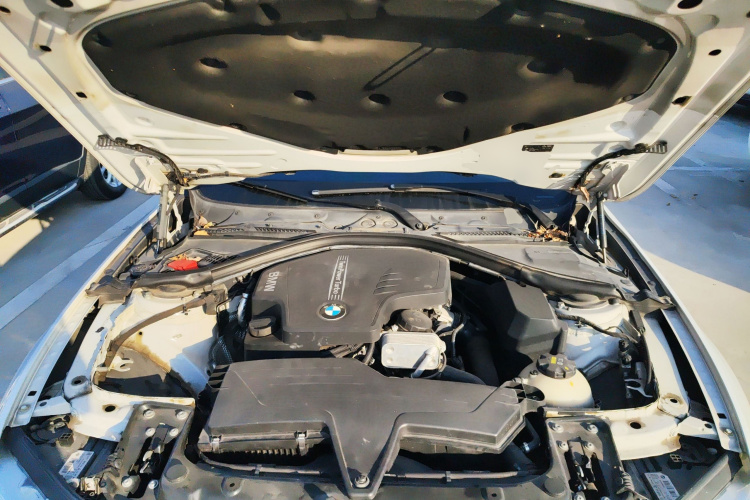 宝马3系 2016款 320Li 进取型机舱底盘24