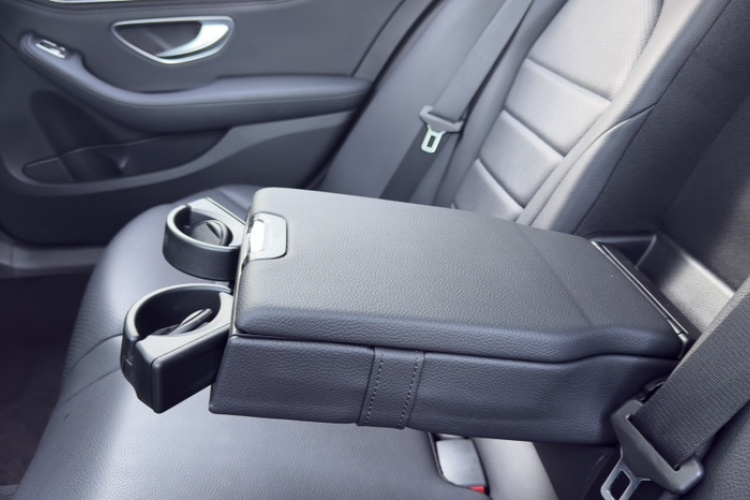 奔驰C级 2016款 C 200 L 运动型中控内饰7010