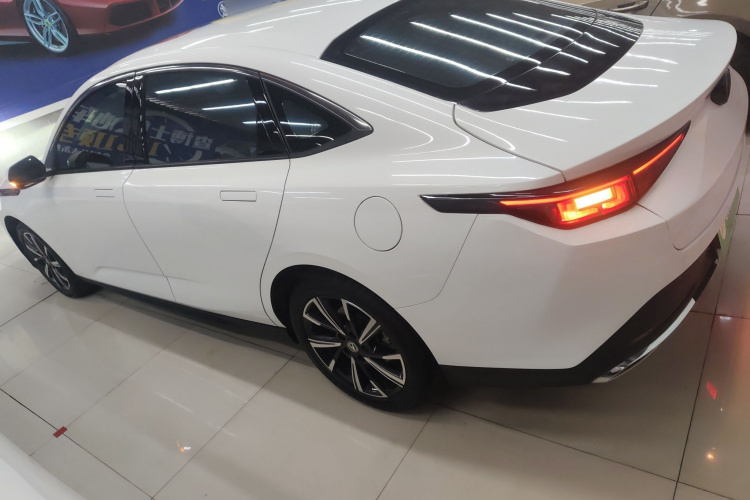 长安 逸动 2024款 1.5T GDI自动 尊贵型车身外观6003