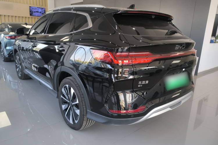 比亚迪 宋PLUS新能源 2025款 EV 智驾版 520km 尊贵型车身外观4