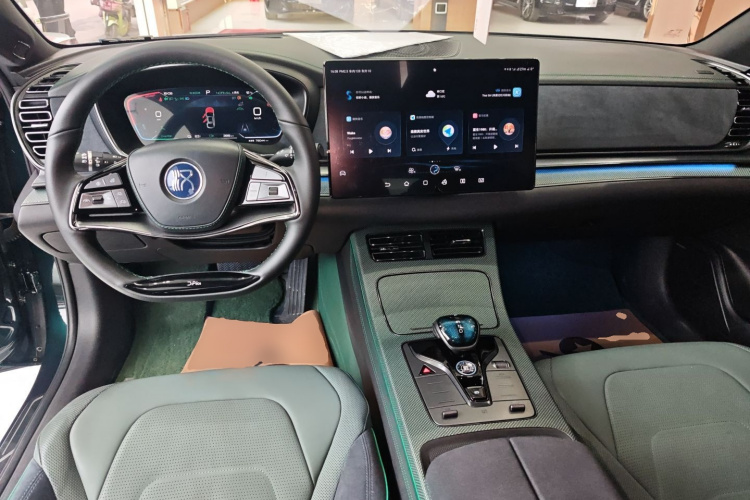 比亚迪 汉 2022款 EV 610KM四驱千山翠限量版中控内饰12