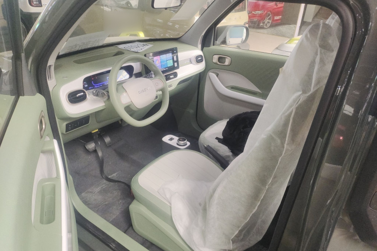 吉利银河 2025款 210km 熊猫骑士中控内饰20