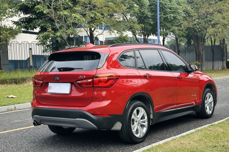 宝马X1 2016款 sDrive18Li 尊享型车身外观6008