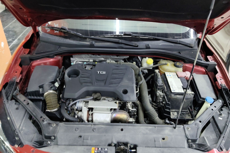 名爵 MG6 2019款 20T 自动运动版机舱底盘24