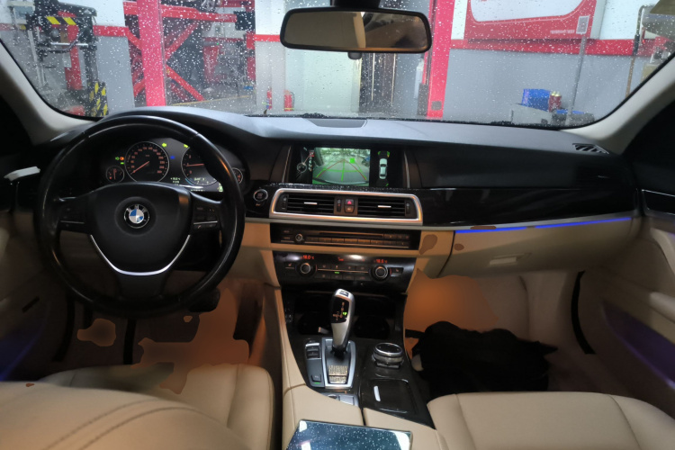 宝马5系 2014款 525Li 豪华设计套装中控内饰7002