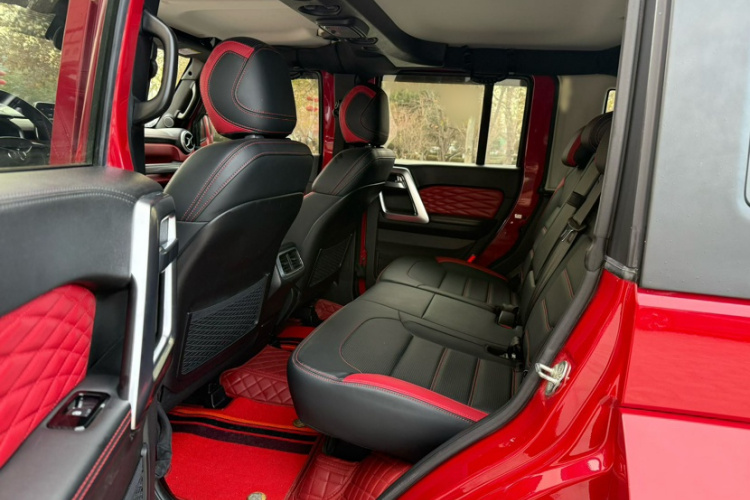 北京BJ40 2019款 PLUS 2.3T 自动四驱旗舰版 国VI中控内饰7004