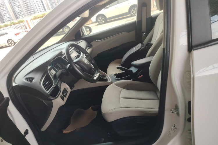 别克 英朗 2018款 15T 双离合进取型 国V中控内饰19