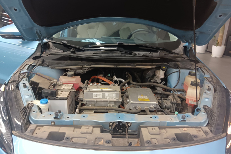 小鹏G3 2020款 520i 智享版机舱底盘24