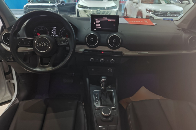 奥迪Q2L 2020款 35 TFSI 进取动感型中控内饰12