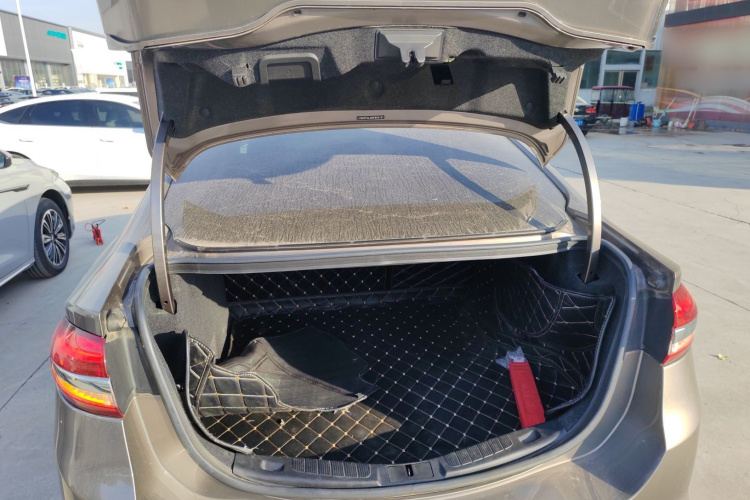 福特 蒙迪欧 2017款 EcoBoost 180 时尚型机舱底盘23