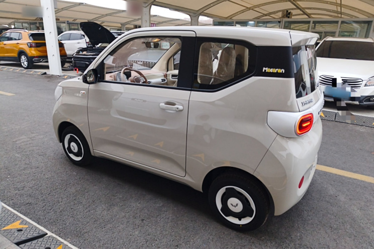 五菱汽车 宏光MINIEV 2024款 第三代 215km 青春版车身外观4