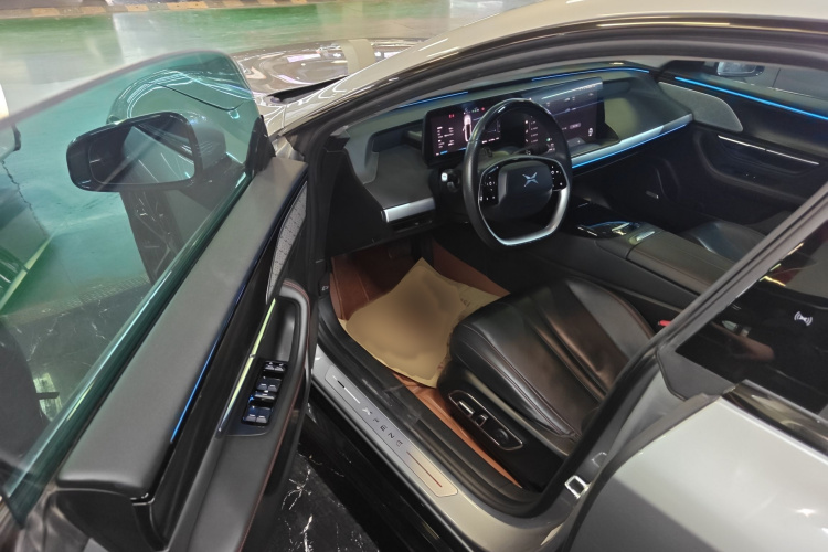 小鹏P7 2022款 480E中控内饰7003