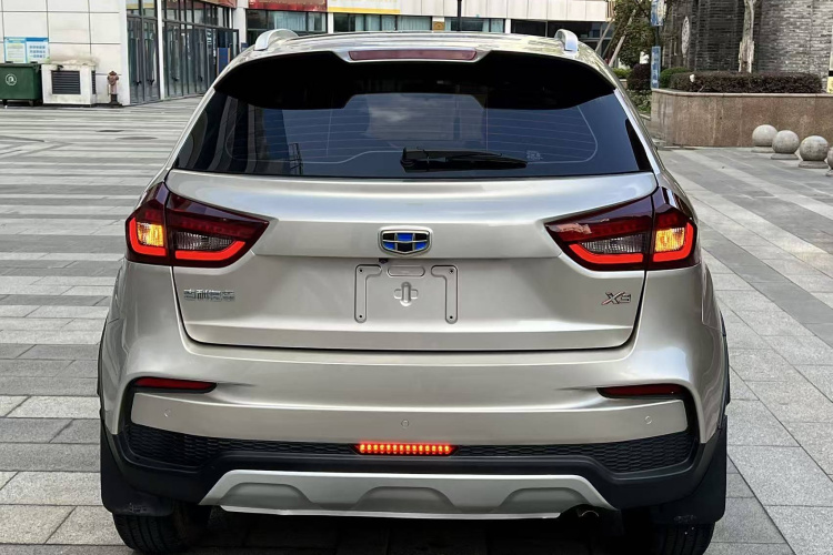 吉利汽车 远景X3 2020款 1.5L CVT尊贵型车身外观6004