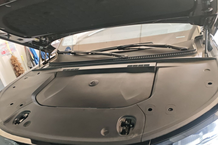 腾势N9 2025款 尊荣型机舱底盘24