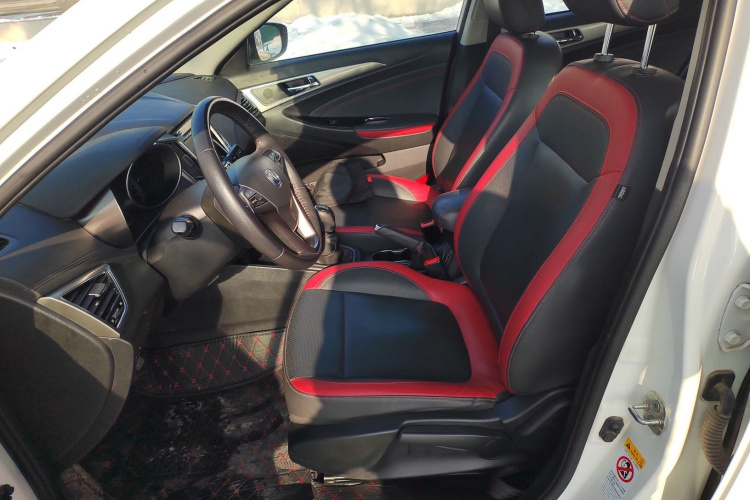 长安 逸动 2016款 XT 1.6L 手动俊酷型中控内饰19