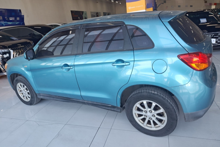 三菱 劲炫ASX 2013款 1.6L 手动两驱标准版车身外观4