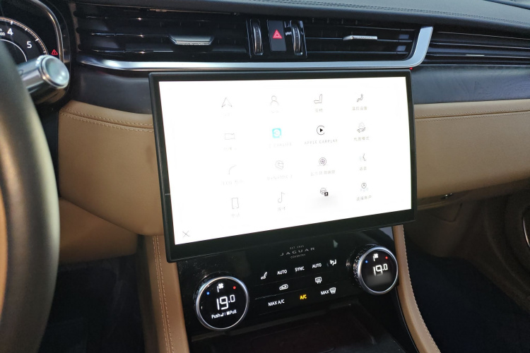 捷豹XFL 2021款 XFL 2.0T P250 两驱尊享豪华版局部细节16