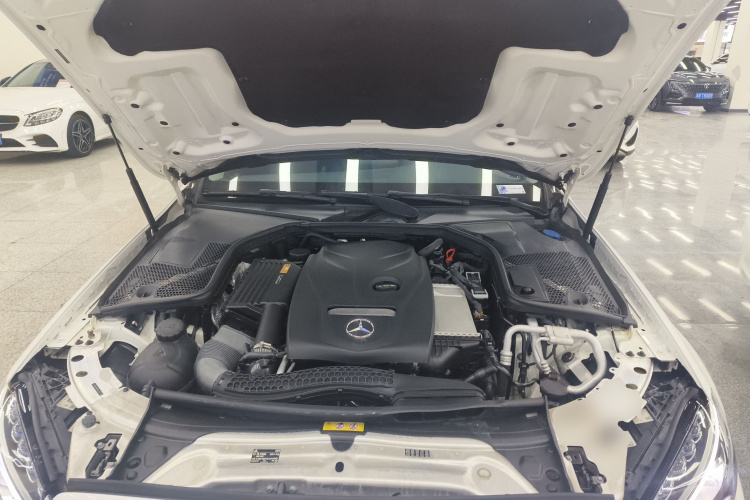 奔驰C级 2017款 C 180 L 运动版机舱底盘24