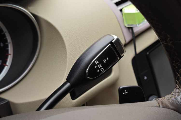 奔驰R级 2014款 R 320 4MATIC 豪华型局部细节18