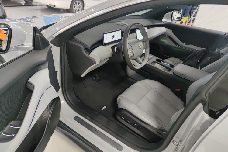 蔚来ET5 2024款 75kWh中控内饰7003