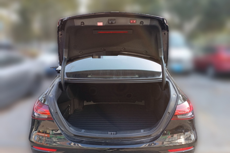 奔驰E级 2023款 E 300 L 时尚型中控内饰23