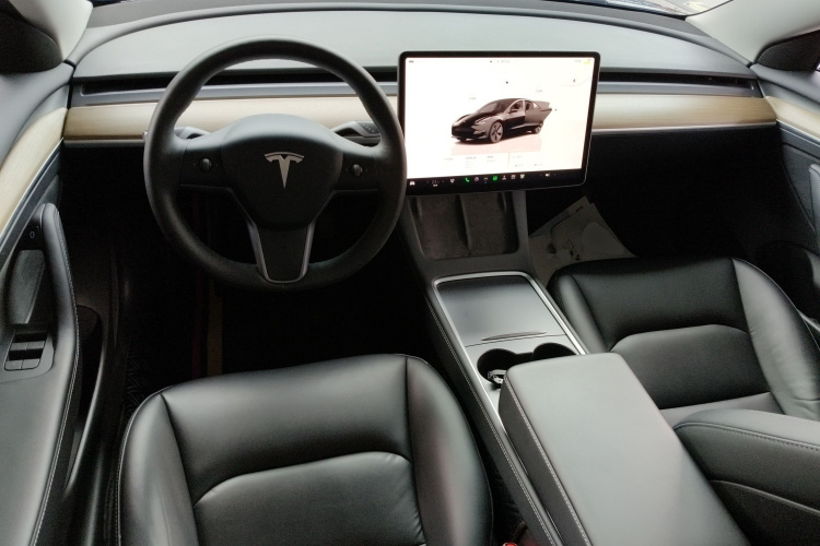 特斯拉 Model 3 2022款 后轮驱动版中控内饰12