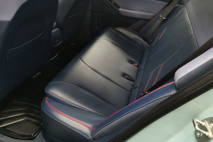 吉利几何E萤火虫 2022款 401KM 霹雳虎 4座中控内饰21