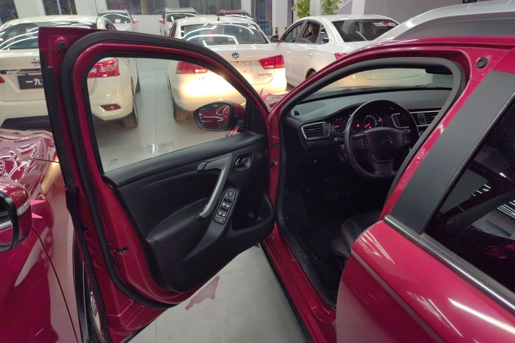 雪铁龙C3-XR 2015款 1.6L 自动先锋型中控内饰20