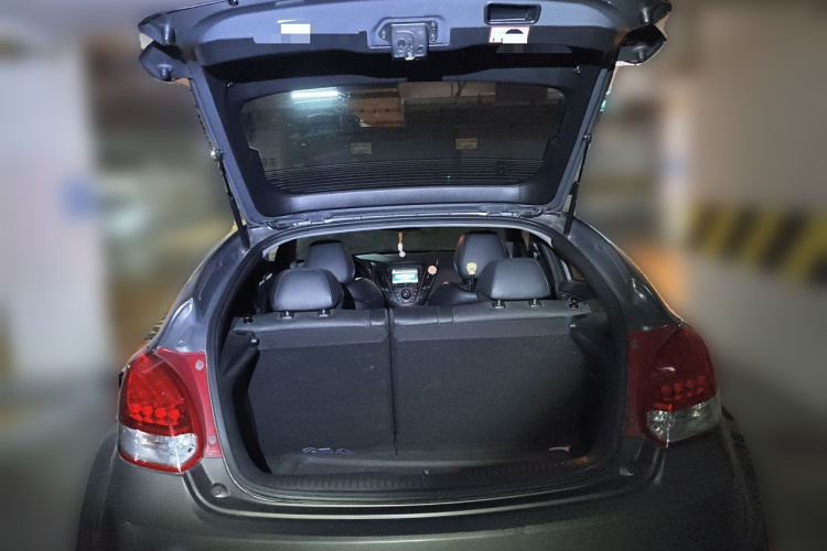 现代 Veloster飞思 2015款 1.6T 自动豪华版局部细节23