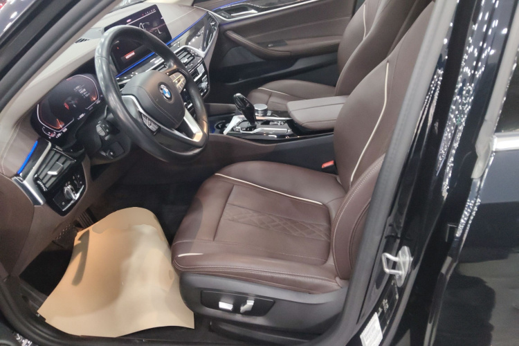 宝马5系 2022款 改款 525Li 豪华套装中控内饰19