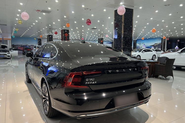 沃尔沃S90 2025款 B5 智逸豪华版车身外观6005