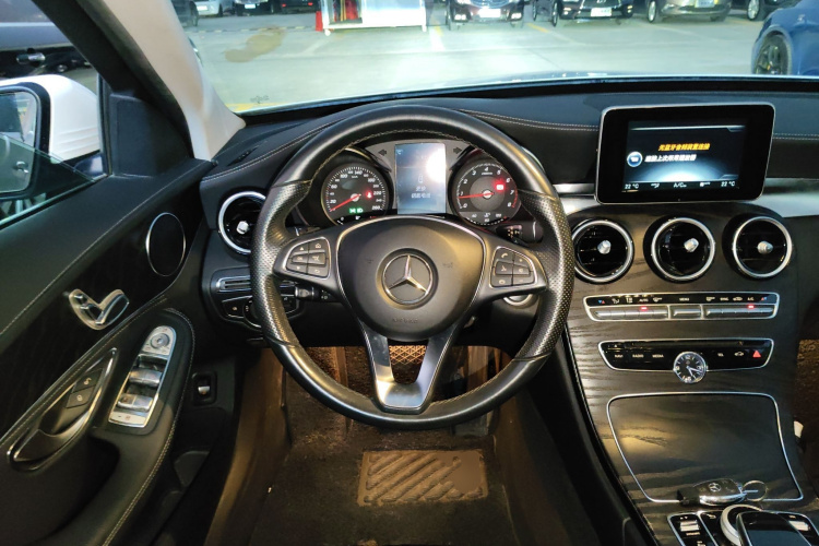 奔驰C级 2015款 改款 C 180 L 运动型中控内饰13