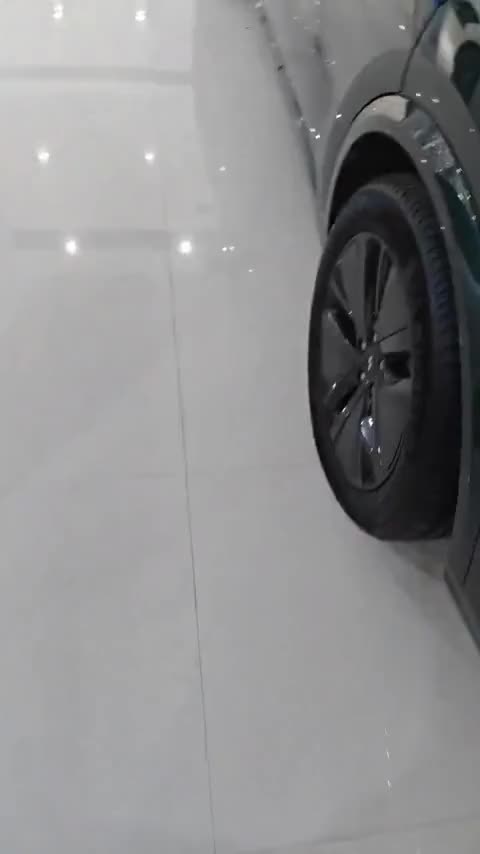 红旗E-QM5 2025款 500km 出行版讲解1